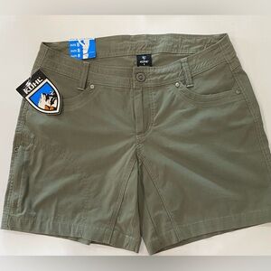NWT Kuhl Women’s Shorts in Pine- Size 8. 5.5” inseam.